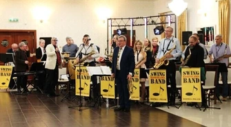 Swing Band Kasztelania grała dla mieszkańców 
