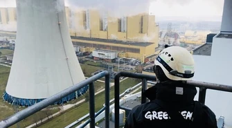 Protestowali na kominie bełchatowskiej elektrowni