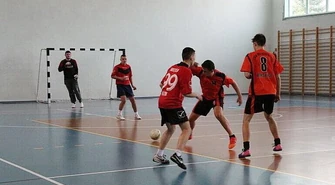 Wola Krzysztoporska: Zagrają o halowe mistrzostwo gminy