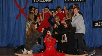 Uczniowie SP nr 3 promowali tolerancję i zachęcali do badań profilaktycznych 