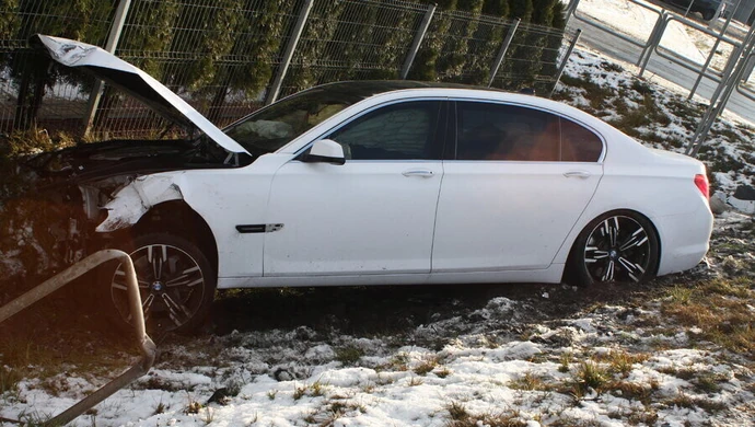 Zderzenie 2 aut w Piotrkowie. 5 osób w szpitalu