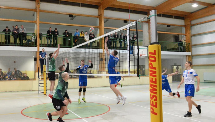 Zaczęli nowy rok od porażki z liderem