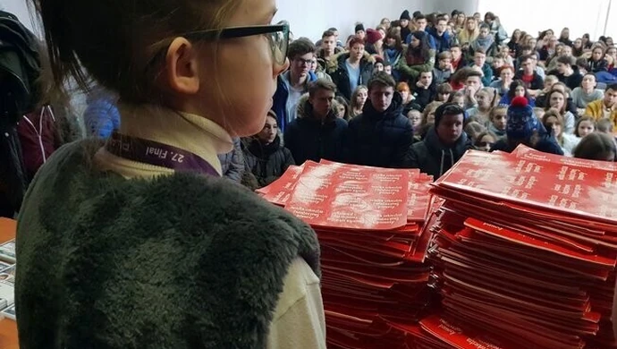 Wolontariusze odebrali identyfikatory i puszki (VIDEO)