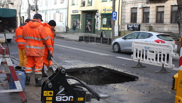 Pęknięta rura już naprawiona