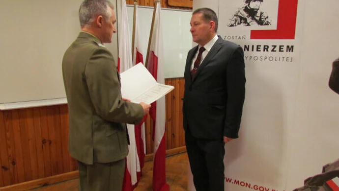 Paweł Śpiewak, powiatowy lekarz weterynarii w Piotrkowie Trybunalskim został... porucznikiem