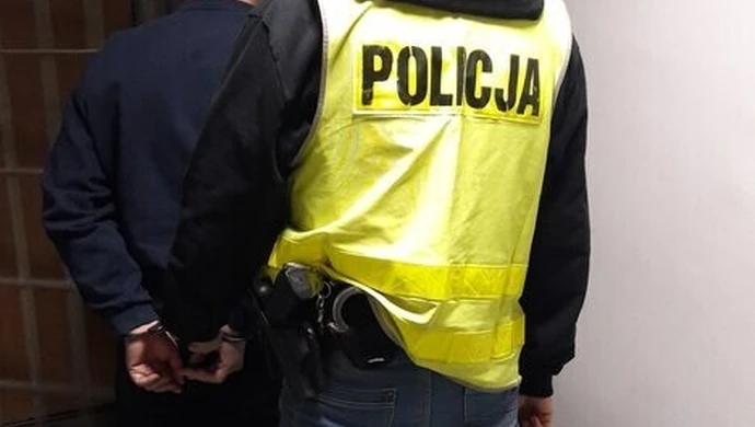 Pijany kierowca chciał przekupić policjantów