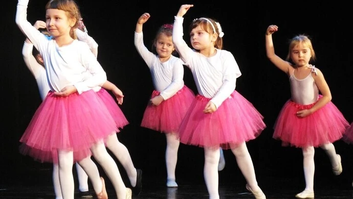 Artystyczny półmetek w MOK-u