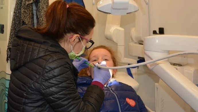 Gabinet na kółkach przyjechał do dzieci z gminy Grabica