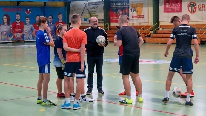 Piłkarskie ferie w hali Relax