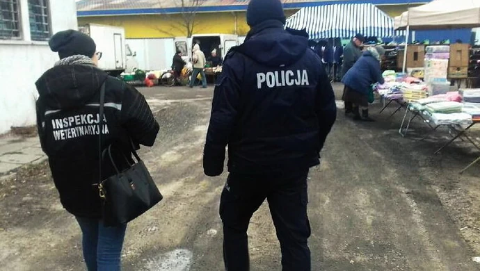 Kontrole na targowiskach. Sprawdzali legalności sprzedaży żywca 