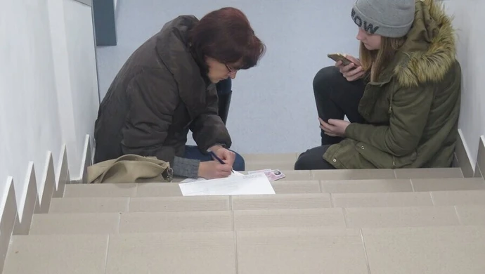 Mieszkańcy narzekają na warunki w nowym biurze paszportowym