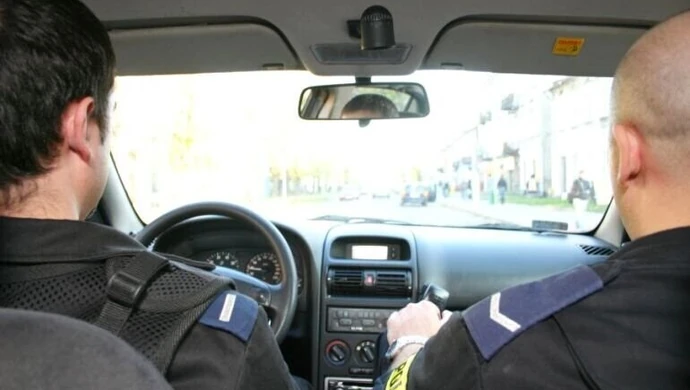 Okradły starszego mężczyznę w jego mieszkaniu