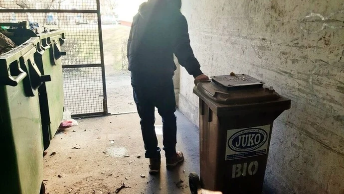 1000 zł za złapanie złodzieja koszy na śmieci! 