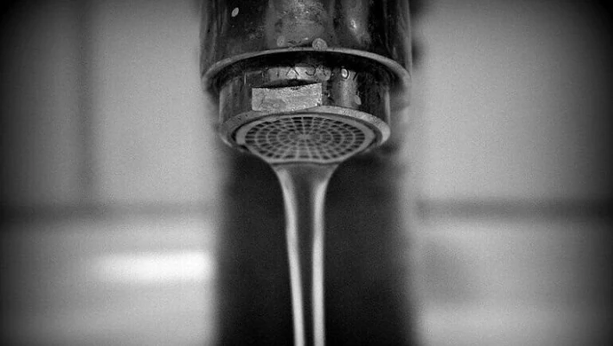 Woda w gminie Moszczenica nadal nie nadaje się do picia