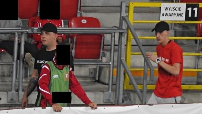 Widzieliście tych mężczyzn? Policja poszukuje pseudokibiców 
