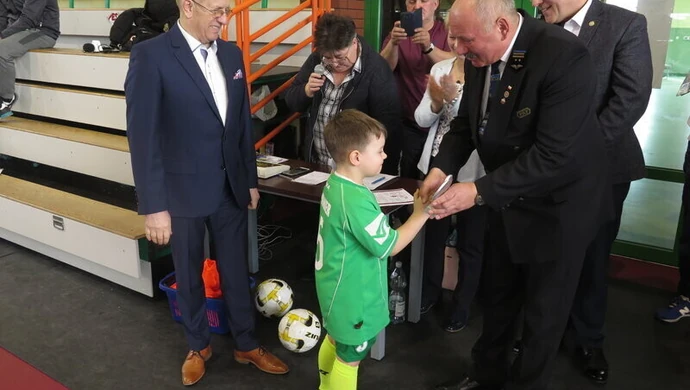 Co łączy maszynistów i...piłkarskich działaczy?