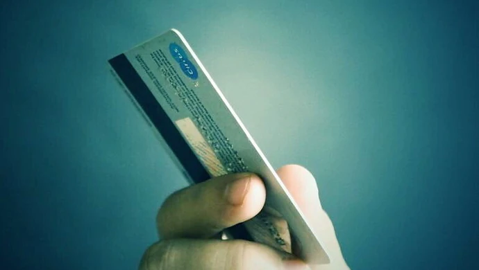 Ponad 120 razy użył cudzej karty płatniczej 