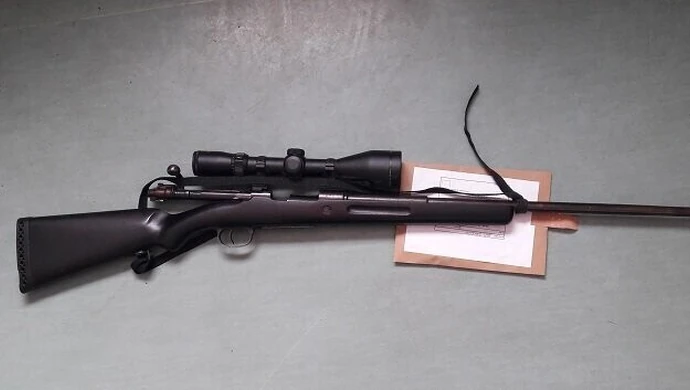 Spacer z bronią zakończył w areszcie