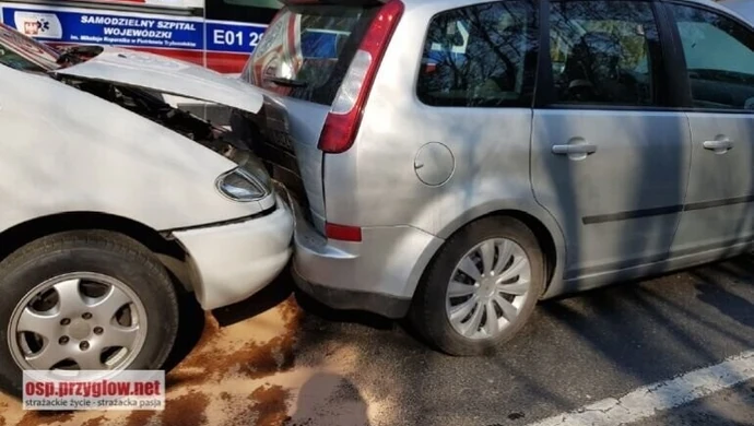 Osiem osób rannych w wypadku na krajowej "dwunastce" 