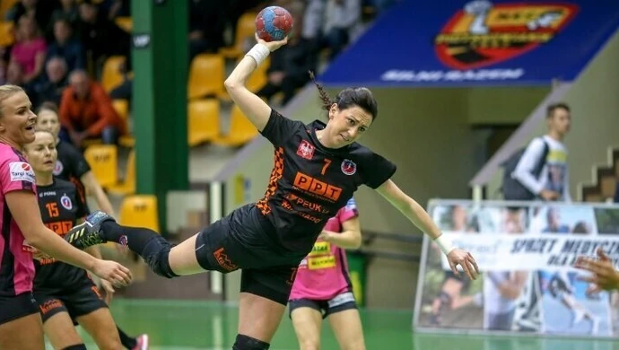 Korona wyprzedziła Piotrcovię