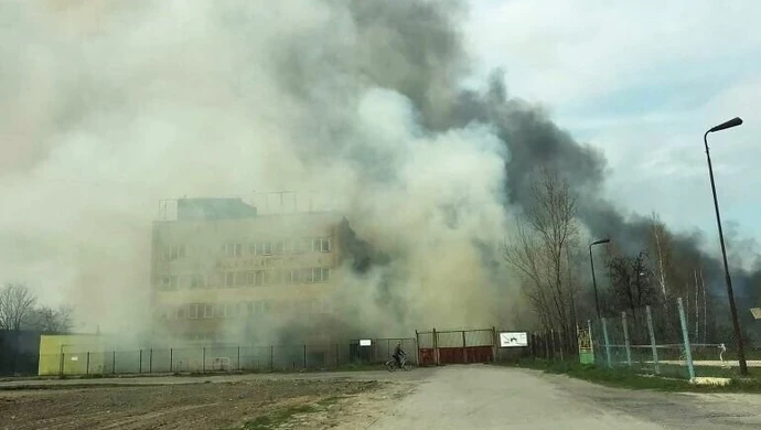 W Woli Krzysztoporskiej płonęły wraki samochodów 