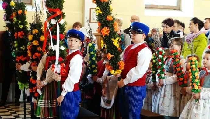Zespół Choberki na uroczystych obchodach Niedzieli Palmowej