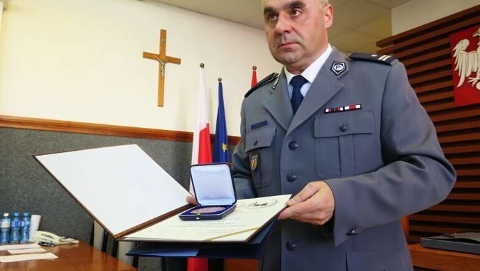 Policjant z Medalem Honorowym Miasta Piotrkowa Trybunalskiego  