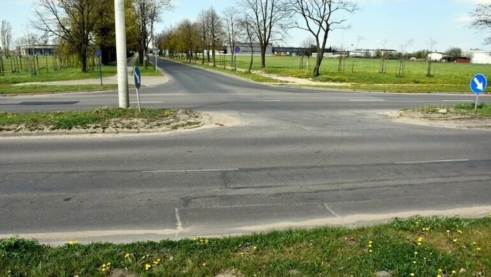 Przebudują skrzyżowanie Żelazna/Haeringa. Będzie sygnalizacja świetlna i ścieżka rowerowa