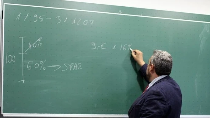 Samorządy mają prawo wypłacać wynagrodzenie strajkującym nauczycielom?