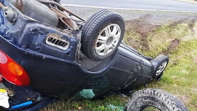 Słońce, prosta droga i… wypadek