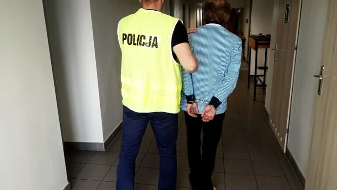 Kradzież motoroweru sprzed marketu w centrum miasta. Złodzieja-recydywistę zatrzymała policja