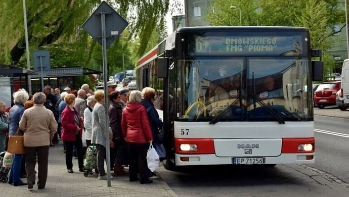 Komunikacja miejska w majówkę