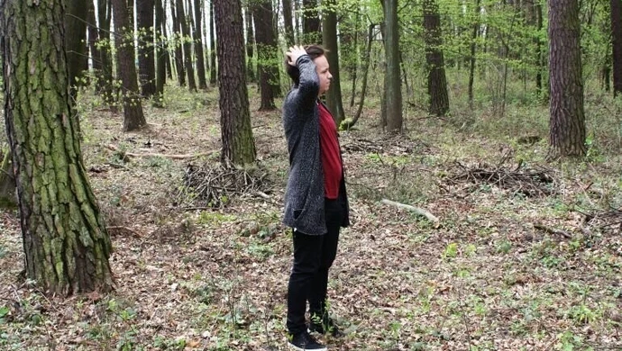 Zgubiłeś się w lesie? Nie panikuj, zacznij działać!