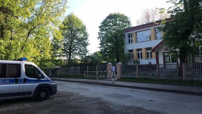 Kolejne alarmy bombowe przed maturami, tym razem w aż kilkunastu szkołach