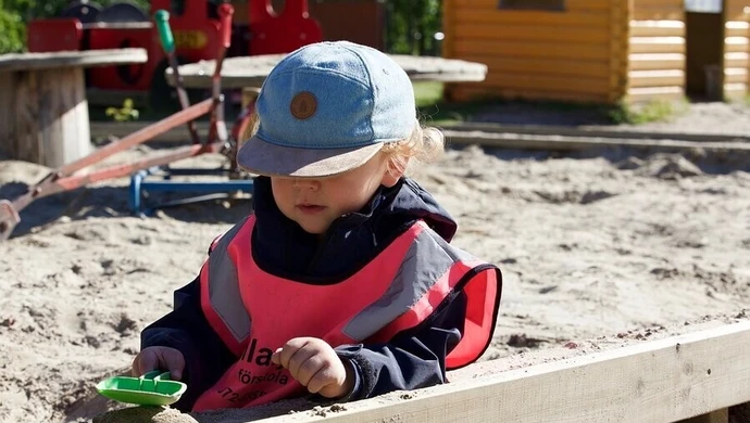 Kraina małego smyka – Postaw domek w ogrodzie