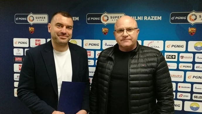 Umowa z Bartoszem Jureckim podpisana