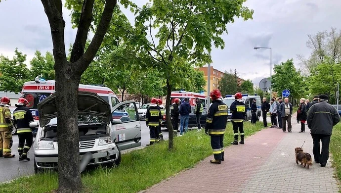 Zderzenie dwóch osobówek na Kostromskiej