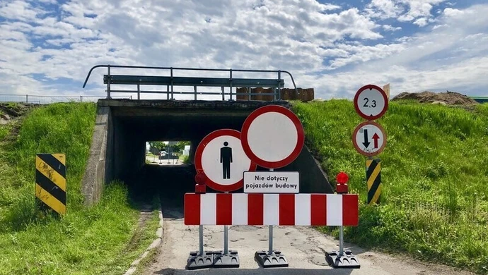 Przejazd pod wiaduktem zamknięty