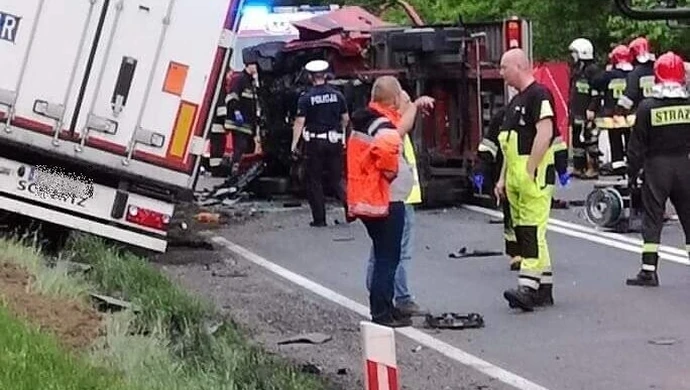 Dwie osoby zginęły w wypadku na DK 12