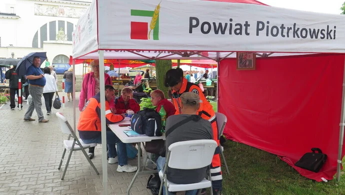 Zmierz ciśnienie i poziom cukru podczas zakupów