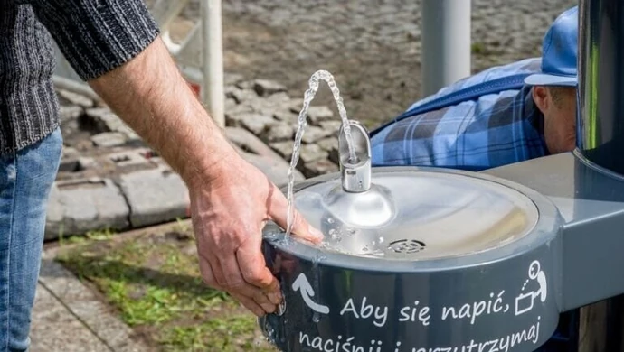 Ratunek dla spragnionych. W Bełchatowie mają źródełka wody pitnej