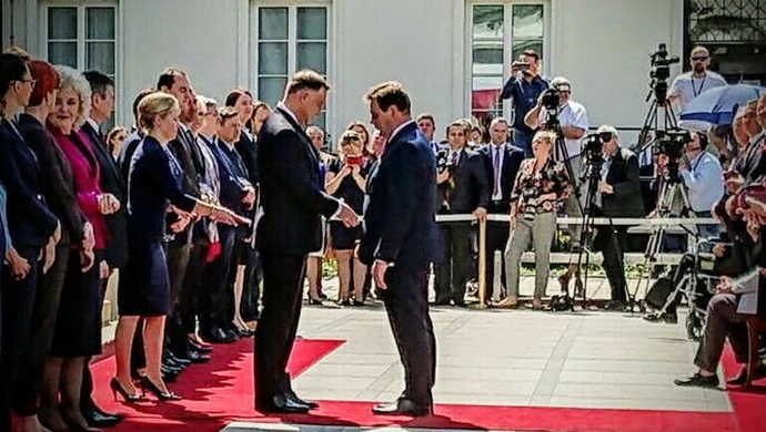 Wójt gminy Wola Krzysztoporska odznaczony przez prezydenta Dudę