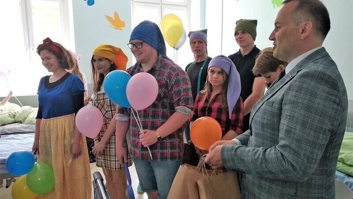 Królewna Śnieżka odwiedziła małych pacjentów w PCMD