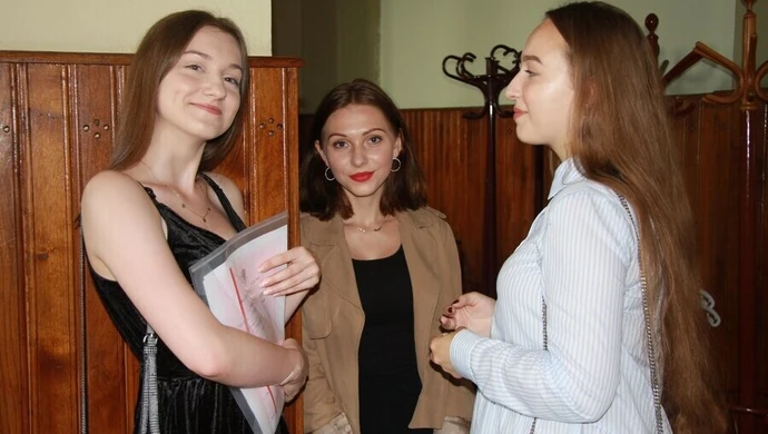 Wakacje czas start! W "Chrobrym" odebrali świadectwa