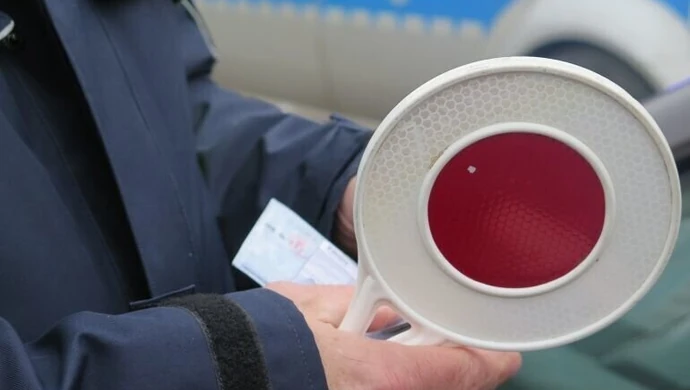 Zbyt szybka jazda główną przyczyną wypadków na drogach