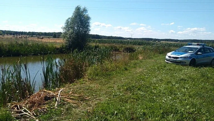 Mężczyzna utonął w stawie