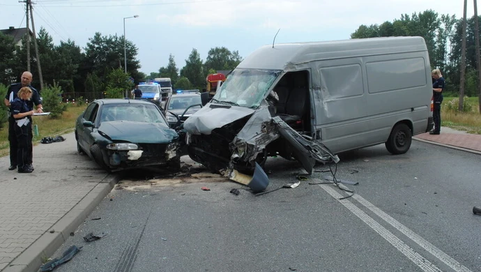 Cztery osoby ranne w wypadku czterech pojazdów