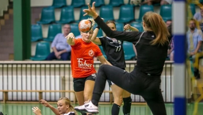 Pierwszy sparing Piotrcovii