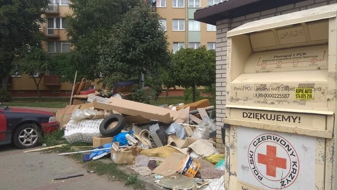 Dzikie wysypisko przy ulicy Łódzkiej w Piotrkowie