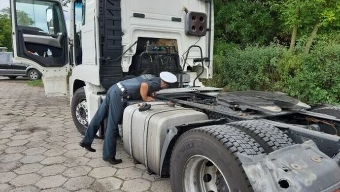 Odpowie za przerobiony tachograf